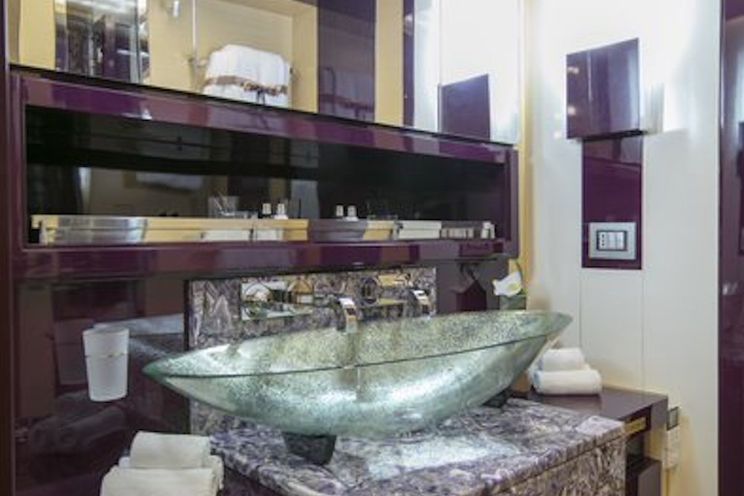 Charter Yacht ASTRO - Baia 31m - 4 Cabins - Antibes - Cannes - Monaco - St Tropez