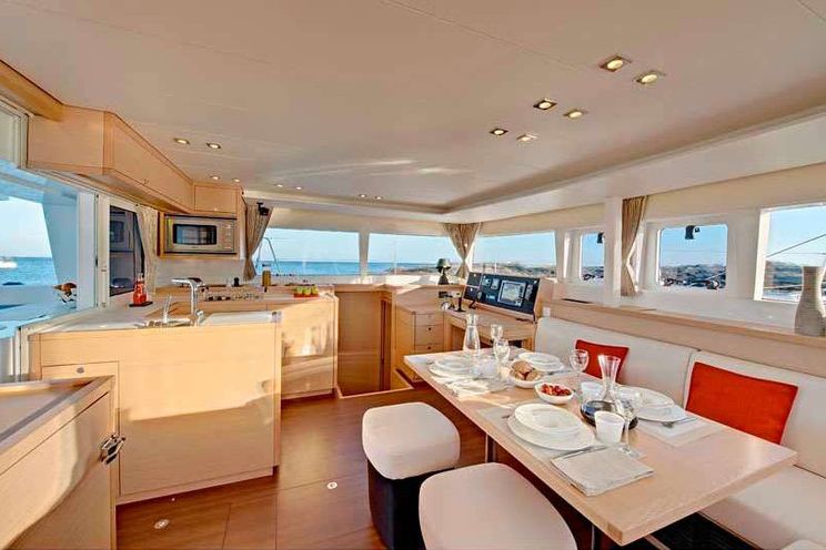 Charter Yacht AU SOLEIL - Lagoon 450 - 3 Cabins - St Thomas - Red Hook - USVI