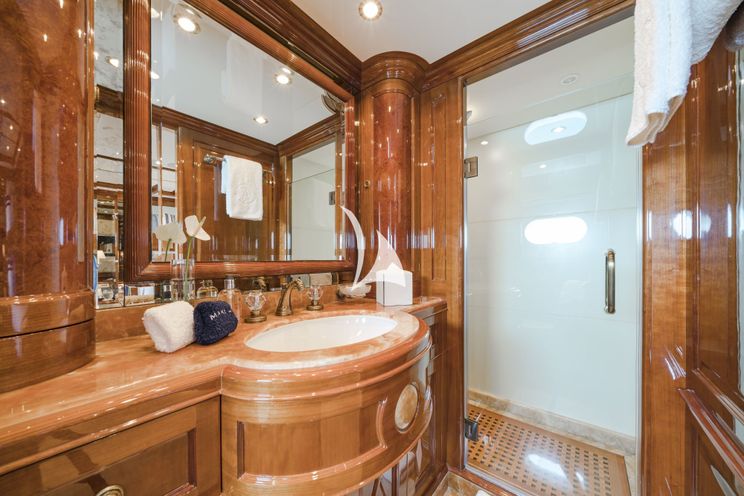 Charter Yacht AURA - Benetti 36 m - 5 Cabins - Antibes - Corsica - Riviera - Sardinia