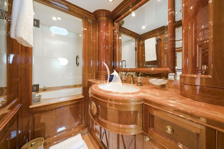 Charter Yacht AURA - Benetti 36 m - 5 Cabins - Antibes - Corsica - Riviera - Sardinia