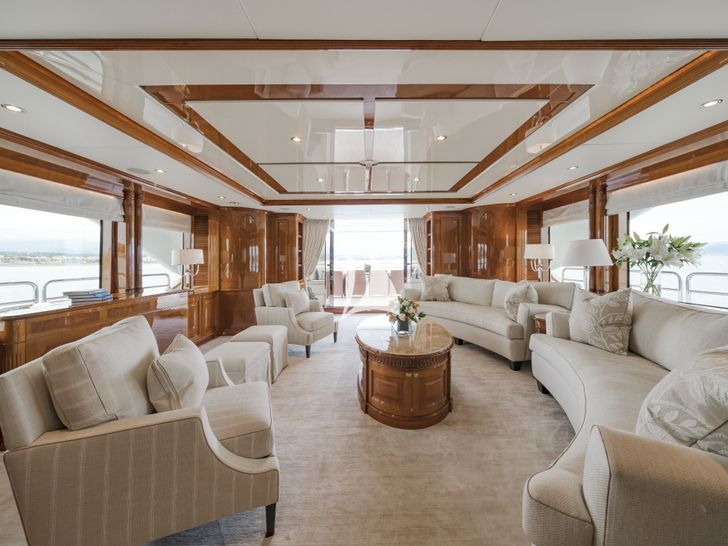 AURA - Benetti 36 m,saloon panoramic AURA - Benetti 36 m,saloon panoramic