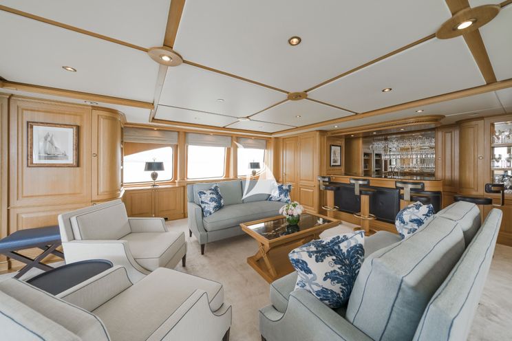 Charter Yacht AURA - Benetti 36 m - 5 Cabins - Antibes - Corsica - Riviera - Sardinia