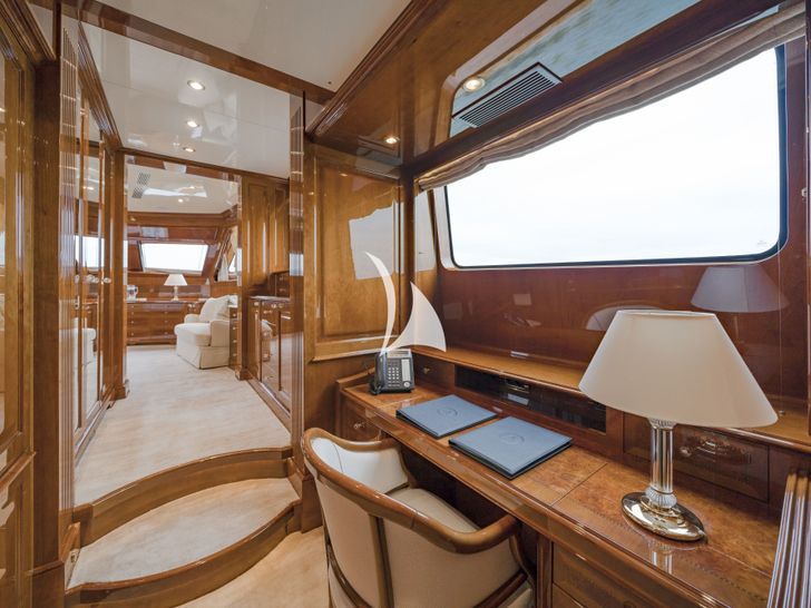 AURA - Benetti 36 m,work desk AURA - Benetti 36 m,work desk