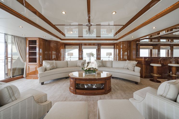 Charter Yacht AURA - Benetti 36 m - 5 Cabins - Antibes - Corsica - Riviera - Sardinia