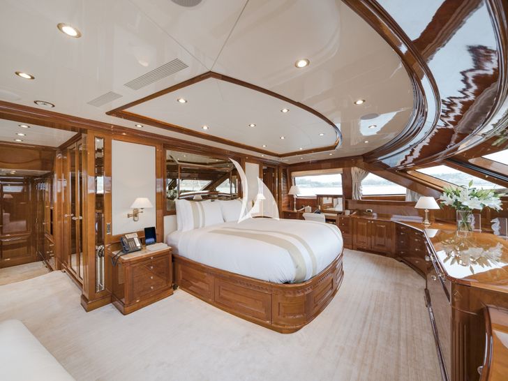 AURA - Benetti 36 m,main cabin AURA - Benetti 36 m,main cabin