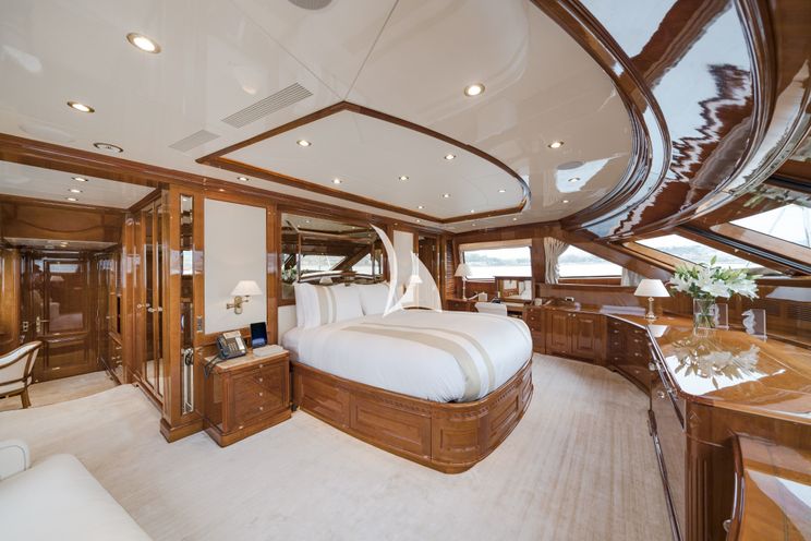 Charter Yacht AURA - Benetti 36 m - 5 Cabins - Antibes - Corsica - Riviera - Sardinia