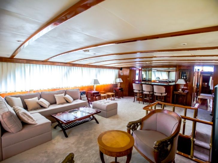 AURIANE - Broward Marine 99 AURIANE - Broward Marine 99