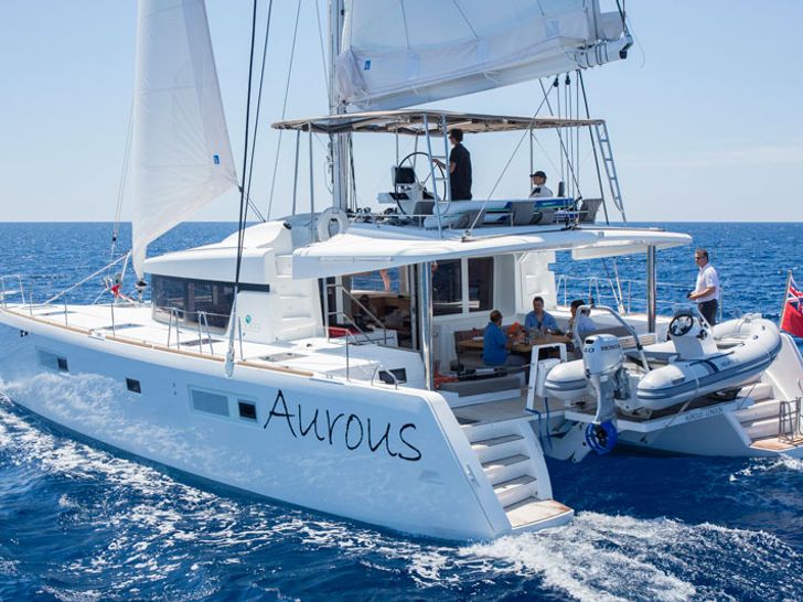 AUROUS Lagoon 52