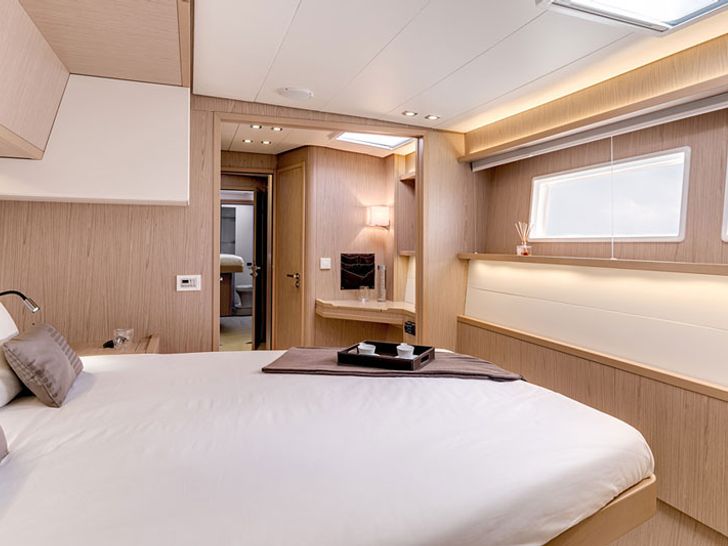 AUROUS Lagoon 52 Cabin