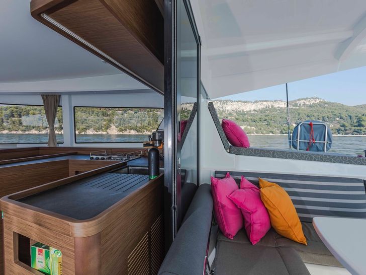 AVOCADO - Lagoon 42 AVOCADO - Lagoon 42