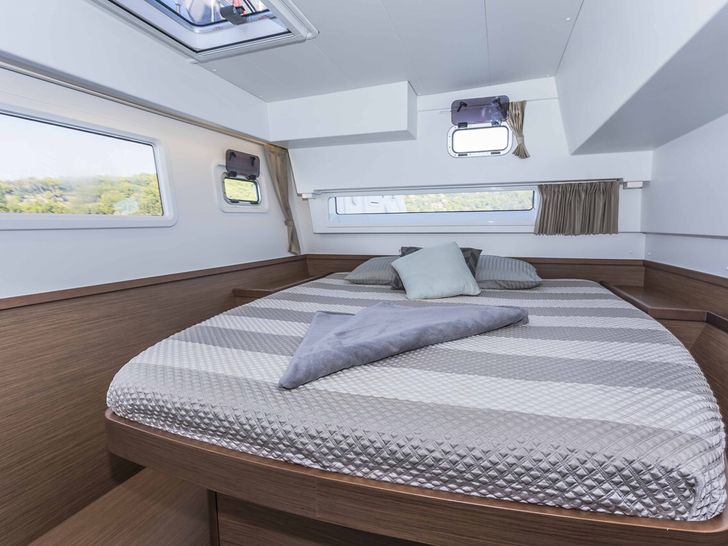 AVOCADO - Lagoon 42 AVOCADO - Lagoon 42