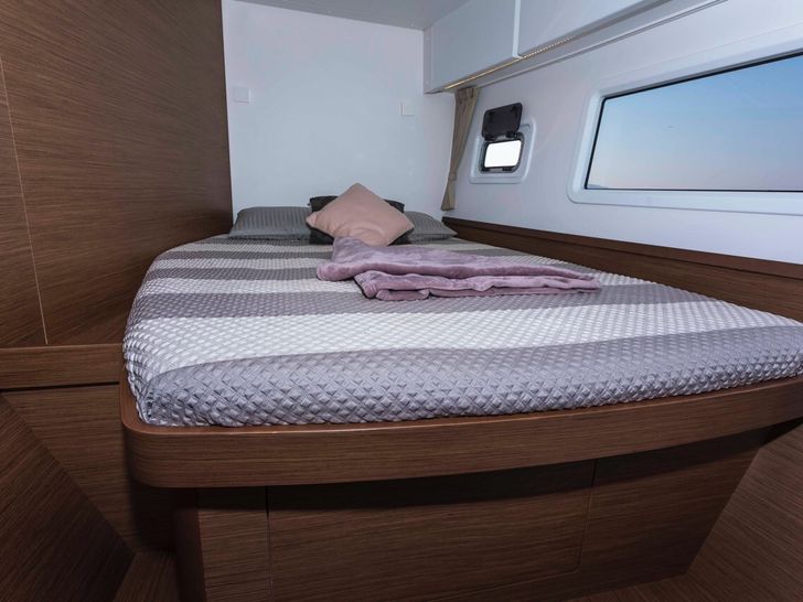 AVOCADO - Lagoon 42 AVOCADO - Lagoon 42