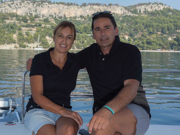 AVOCADO - Lagoon 42 AVOCADO - Lagoon 42