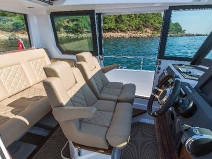 Axopar 28 - Salon Axopar 28 - Salon