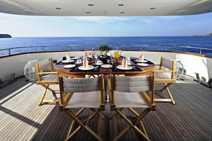 Charter Yacht Azimut 100 - 5 Cabins - Cancun - Isla Mujeres - Playa Del Carmen