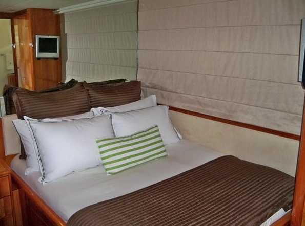 Charter Yacht Azimut 100 - 5 Cabins - Cancun - Isla Mujeres - Playa Del Carmen
