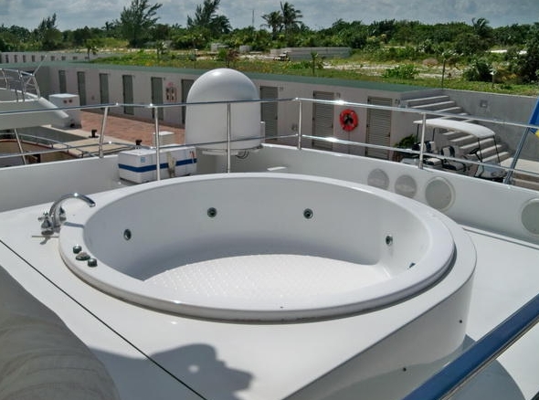 Charter Yacht Azimut 100 - 5 Cabins - Cancun - Isla Mujeres - Playa Del Carmen