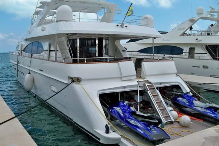 Charter Yacht Azimut 100 - 5 Cabins - Cancun - Isla Mujeres - Playa Del Carmen
