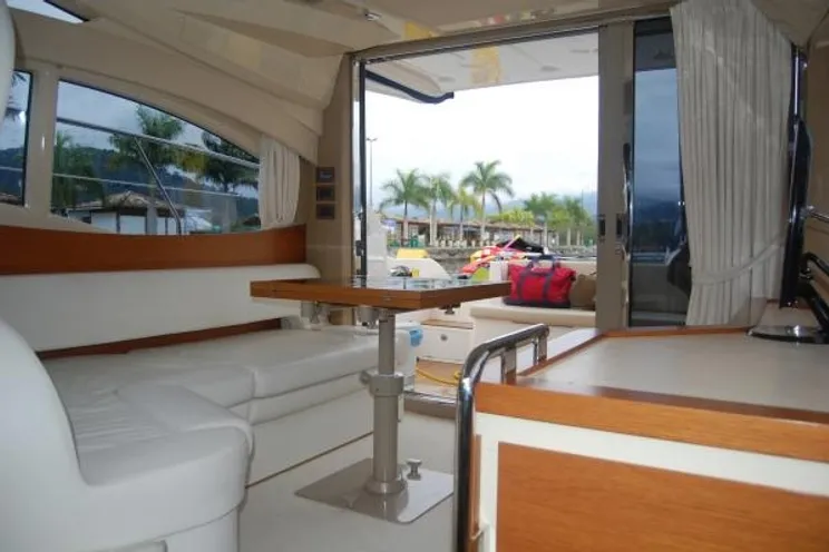 Charter Yacht Azimut 40 - 2 cabins - Rio de Janeiro