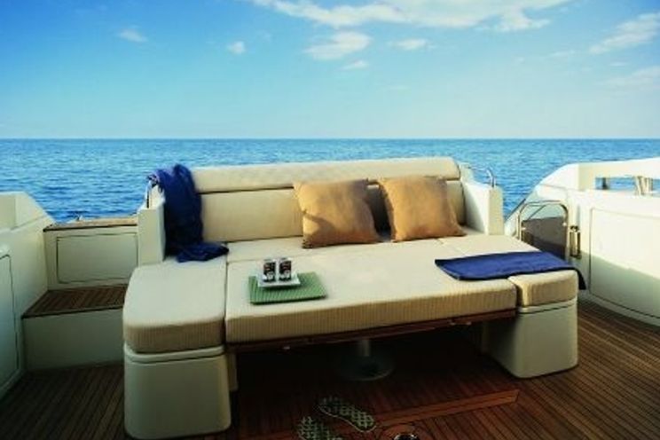 Charter Yacht Azimut 43S - Cannes Day Charter Yacht - Vieux Port - Port Canto