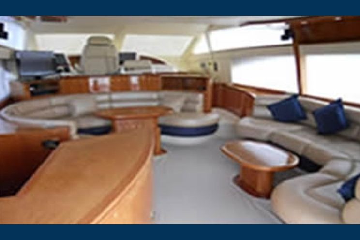 Charter Yacht Azimut 58 - 3 Cabins - Cancun - Isla Mujeres - Playa Del Carmen