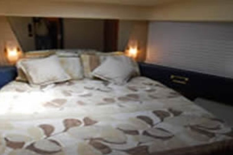 Charter Yacht Azimut 58 - 3 Cabins - Cancun - Isla Mujeres - Playa Del Carmen