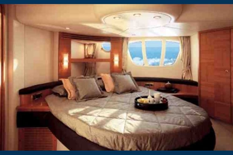 Charter Yacht Azimut 58 - 3 Cabins - Miami Day Boat Rental - Miami Beach - South Beach - Biscayne Bay