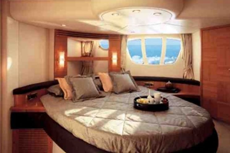 Charter Yacht Azimut 58 - 3 Cabins - Miami Day Boat Rental - Miami Beach - South Beach - Biscayne Bay