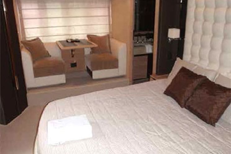 Charter Yacht Azimut 70 - 4 Cabins - Miami - South Beach - Biscayne Bay