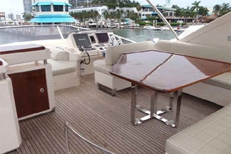 Charter Yacht Azimut 70 - 4 Cabins - Miami - South Beach - Biscayne Bay