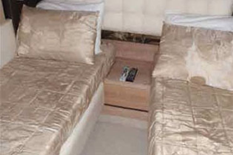 Charter Yacht Azimut 70 - 4 Cabins - Miami - South Beach - Biscayne Bay