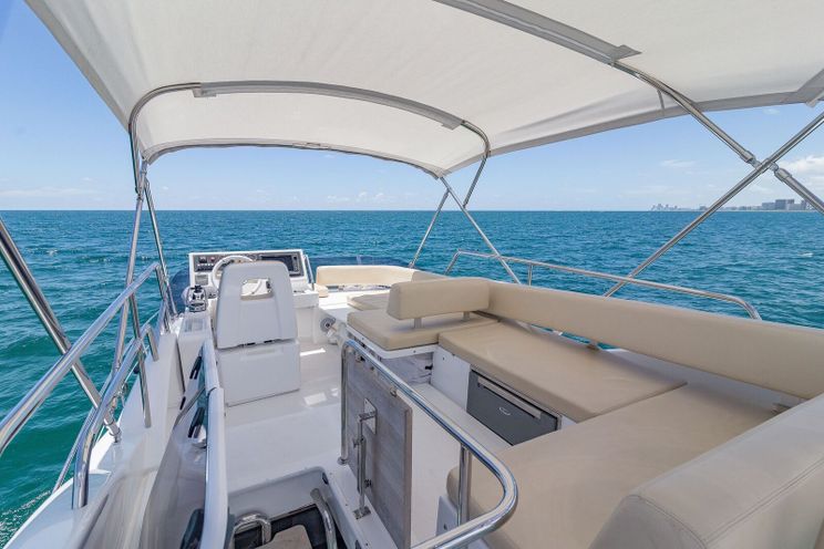 Charter Yacht Azimut 42 - 3 Staterooms - Day Charter - Miami