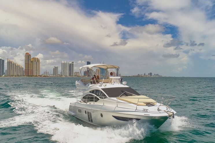 Charter Yacht Azimut 42 - 3 Staterooms - Day Charter - Miami