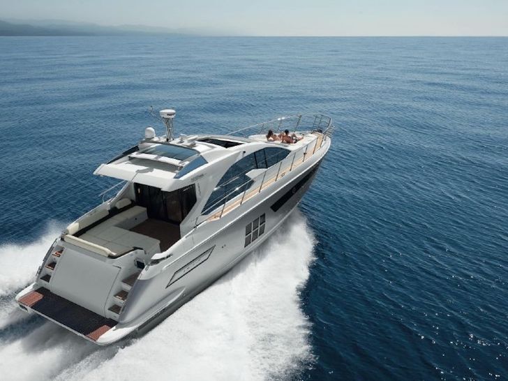 Azimut 55S - Cruising Azimut 55S - Cruising