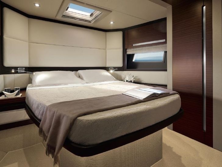 Azimut 55S - Main Cabin