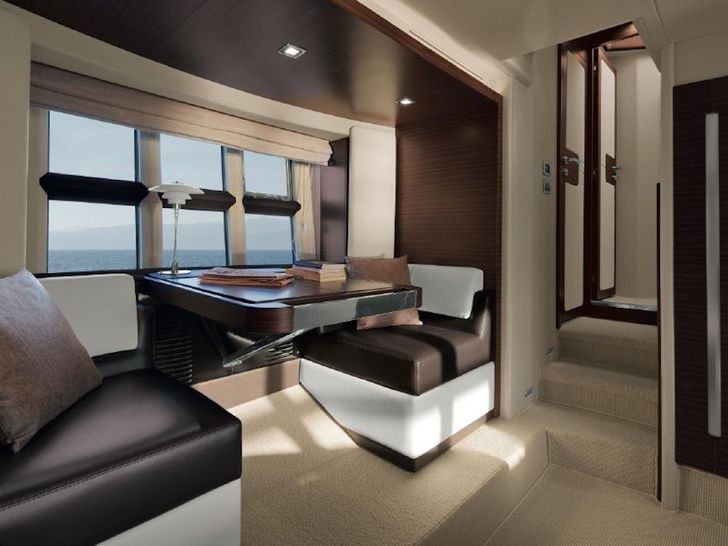 Azimut 55S - Seating Area Azimut 55S - Seating Area