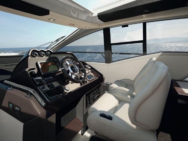 Azimut 55S - Helm Azimut 55S - Helm