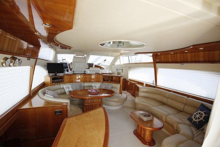 Charter Yacht Azimut 58 - 3 Cabins - Cannes