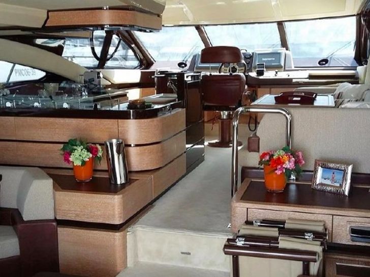 Azimut 58 fly