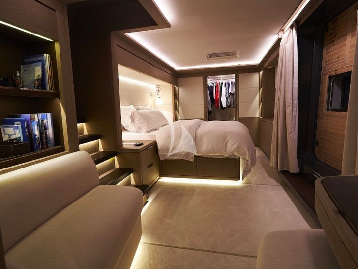 BABAC Lagoon Seventy 7 - master cabin BABAC Lagoon Seventy 7 - master cabin
