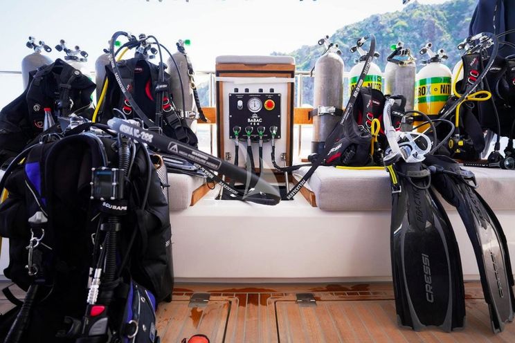 Charter Yacht BABAC - Lagoon Seventy 7 - 4 Cabins - Bora Bora - Tahiti - French Polynesia