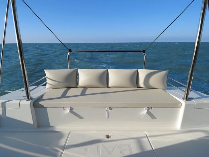 Bali 4.1 Aft Seating