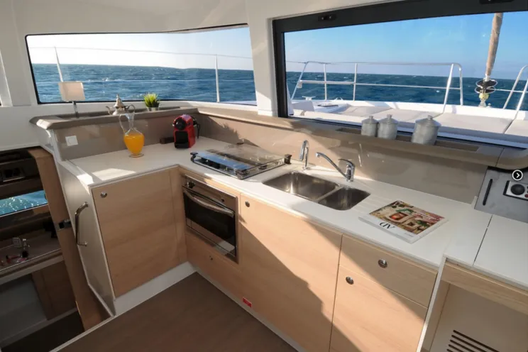 Charter Yacht Bali 4.1 - 3 Cabins - 2019 - Newport - Nassau - Bahamas