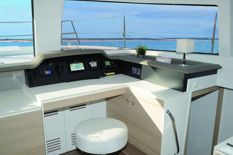 Charter Yacht Bali 4.3 - 4 + 2 Cabins(4 Double 2 Single)- 2018 - Nassau - Exumas - Bahamas