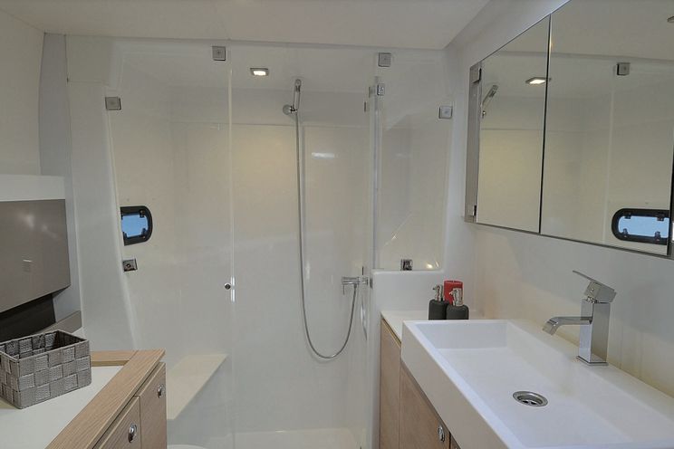 Charter Yacht Bali 4.3 - 4 + 2 Cabins(4 Double 2 Single)- 2018 - Nassau - Exumas - Bahamas