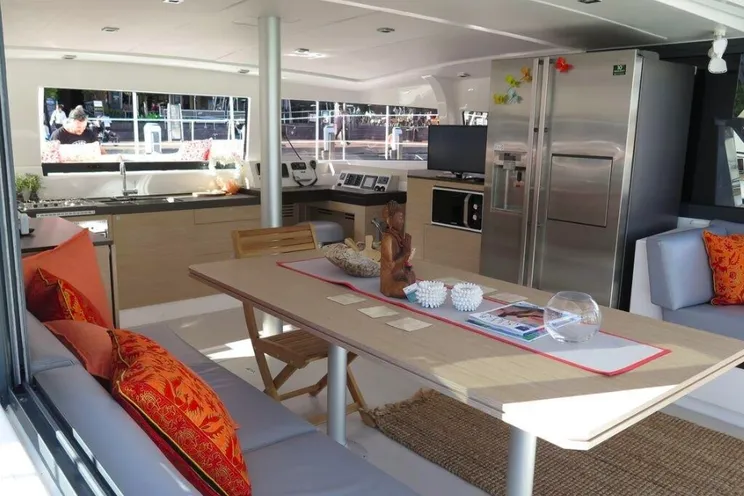 Charter Yacht Bali 4.3 - 4 + 2(4 double 2 single)- 2017 - Airlee Beach