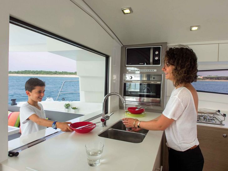 BALI 4.5 - galley BALI 4.5 - galley