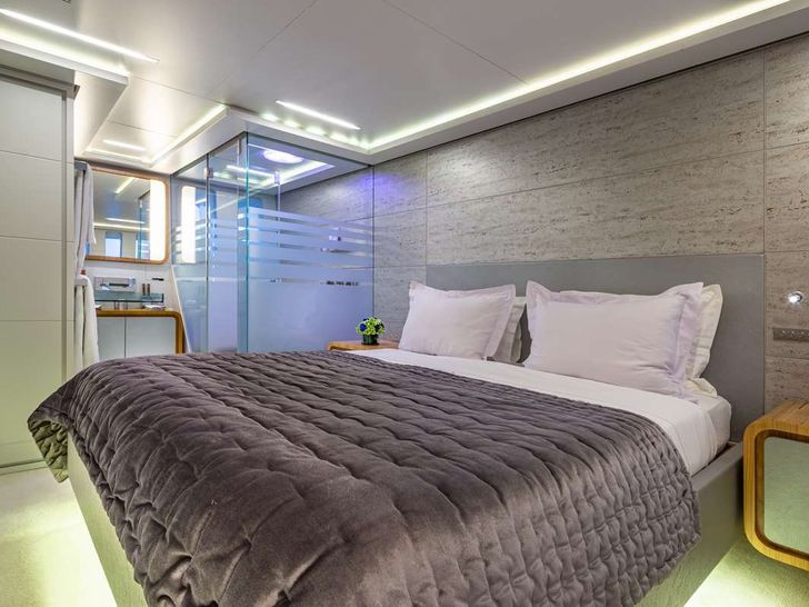 SEA WOLF Mondomarine 42m - VIP cabin 1 bed SEA WOLF Mondomarine 42m - VIP cabin 1 bed