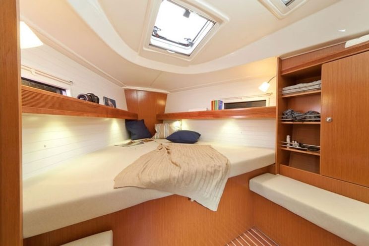 Charter Yacht Bavaria 36 - 3 Cabins - Ibiza - Barcelona