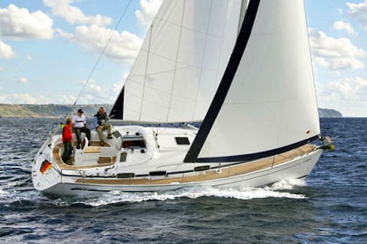 Charter Yacht Bavaria 36 - 3 Cabins - Malta